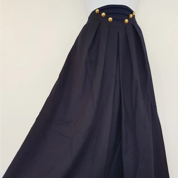 Vintage navy skirt wool
